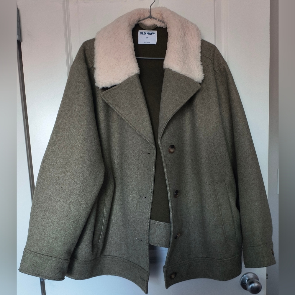 Old Navy Women's Olive Teddy Jacket with Cream Collar